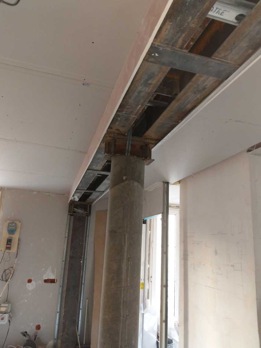 Renfort structurel avec poteau béton et poutre acier — murs porteurs Paris